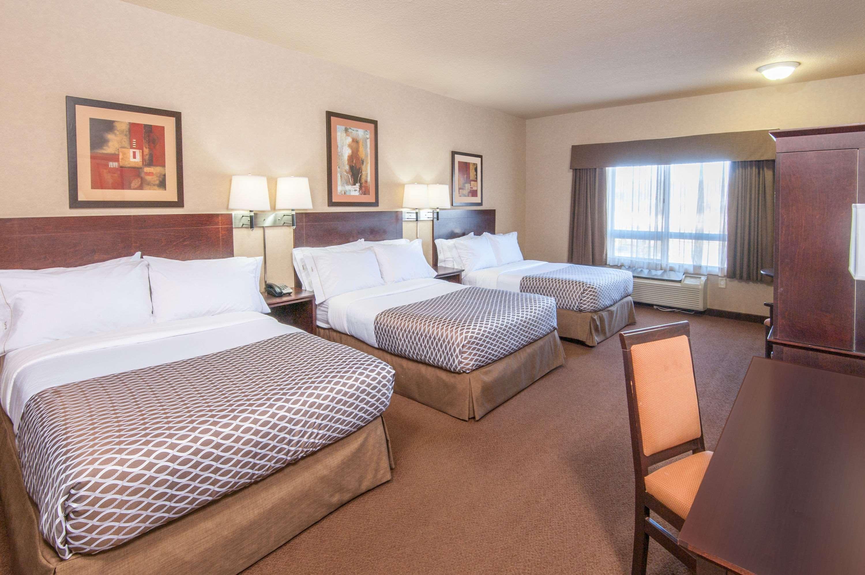 Ramada By Wyndham Drumheller Hotel & Suites Ngoại thất bức ảnh